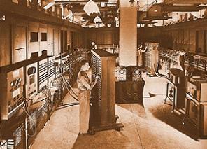 ENIAC: &aacute;baco y m&aacute;quina de c&aacute;lculo con el finiquito en la mano en 1942.